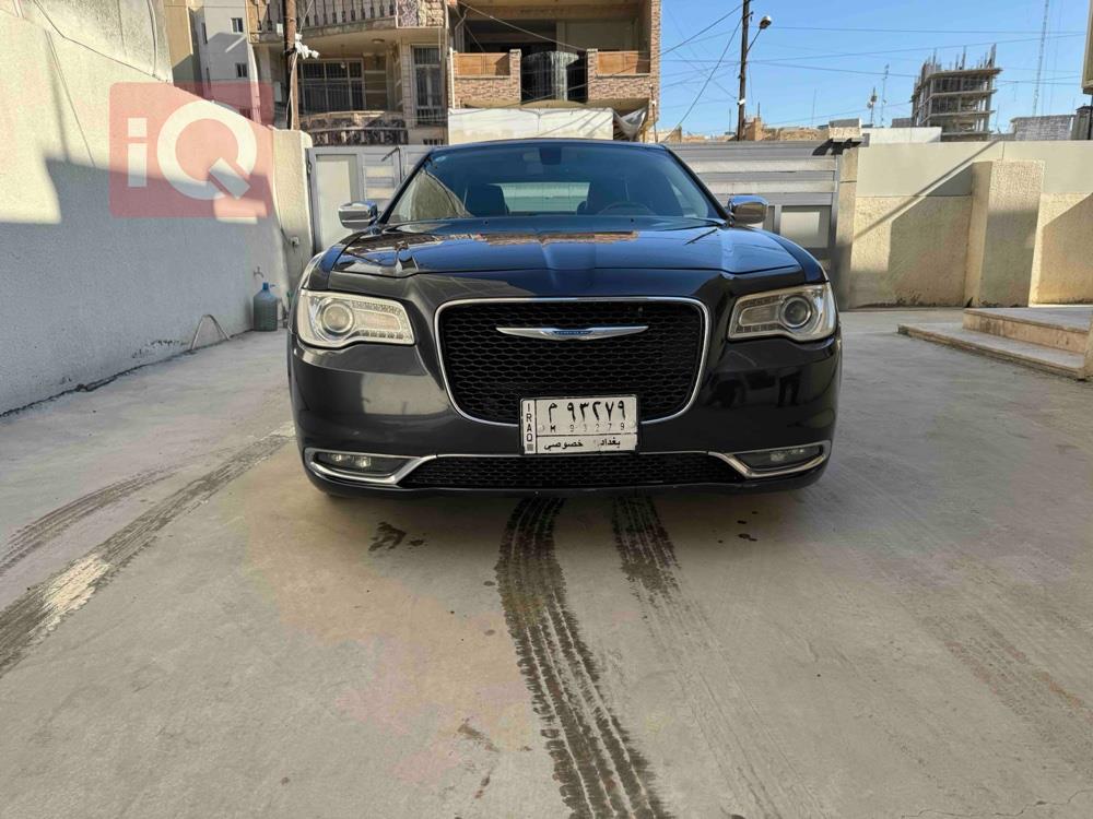 کرایسلەر 300